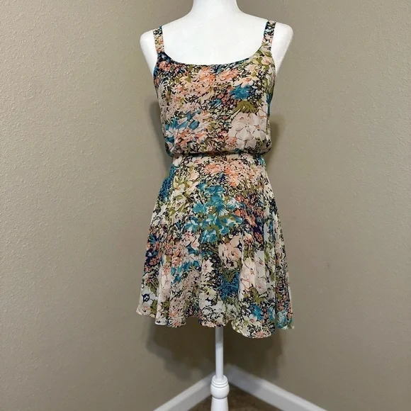 Lucca Couture Floral Dress Size Small - Picture 2 of 6